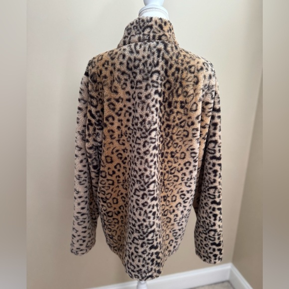 Pink Lily Faux Fur Leopard Print Quarter Zip Pullover (Oversized) - Picture 7 of 8